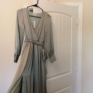 👗Long sleeve, thin material so not too hot, can be bump friendly